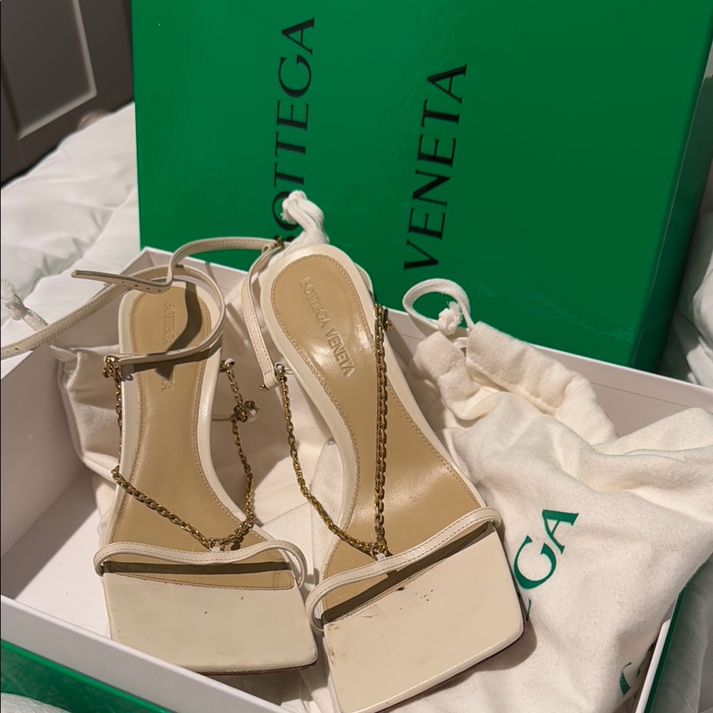 Bottega Veneta White Women's Sandals